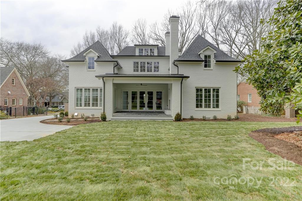 1429 Audubon Road Charlotte, NC 28211 - Photo 44 of 48 a front view of a house with a garden