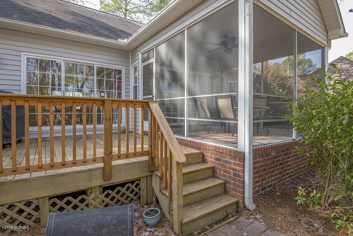 132 Geneva Road New Bern, NC 28562 - Photo 24 of 40 Relaxing Deck and Screen Porch