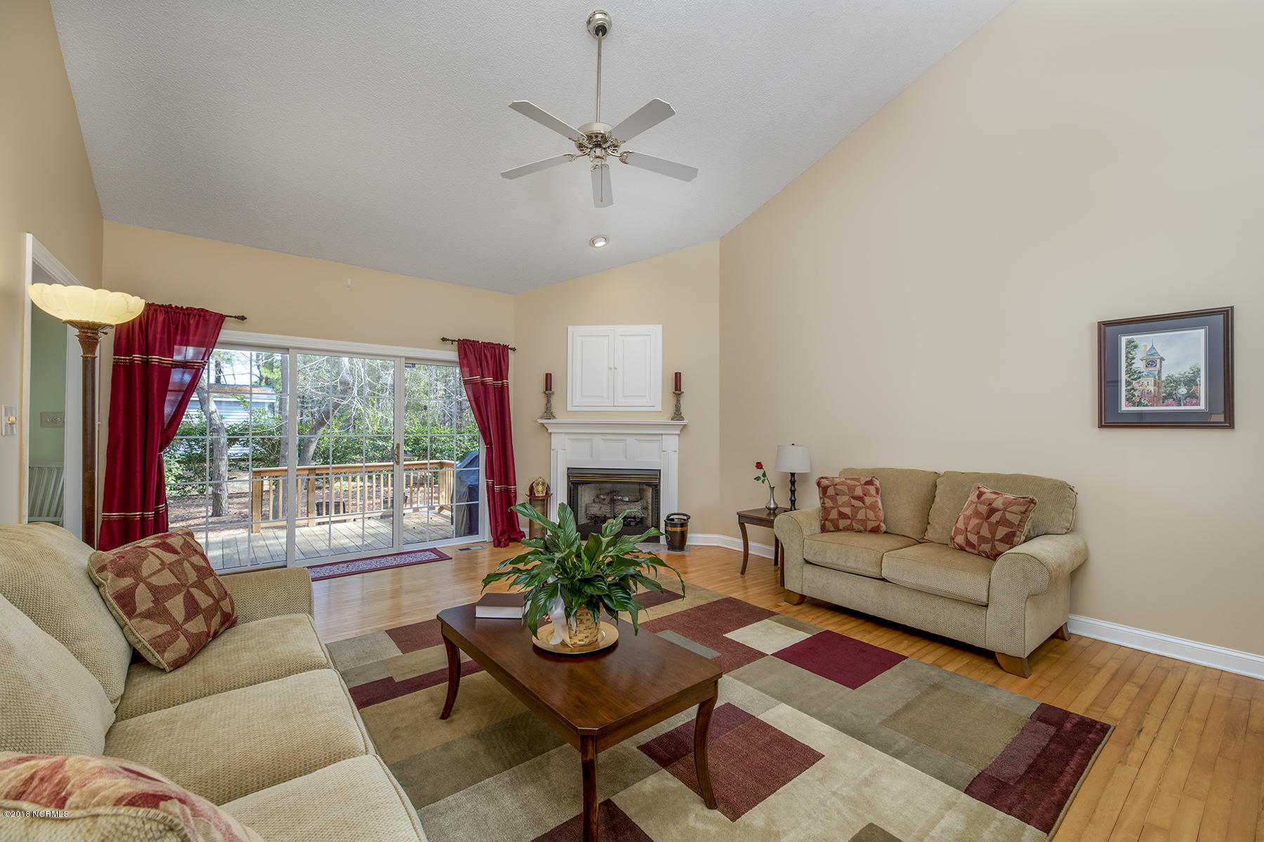 132 Geneva Road New Bern, NC 28562 - Photo 4 of 40 Living Room View 2