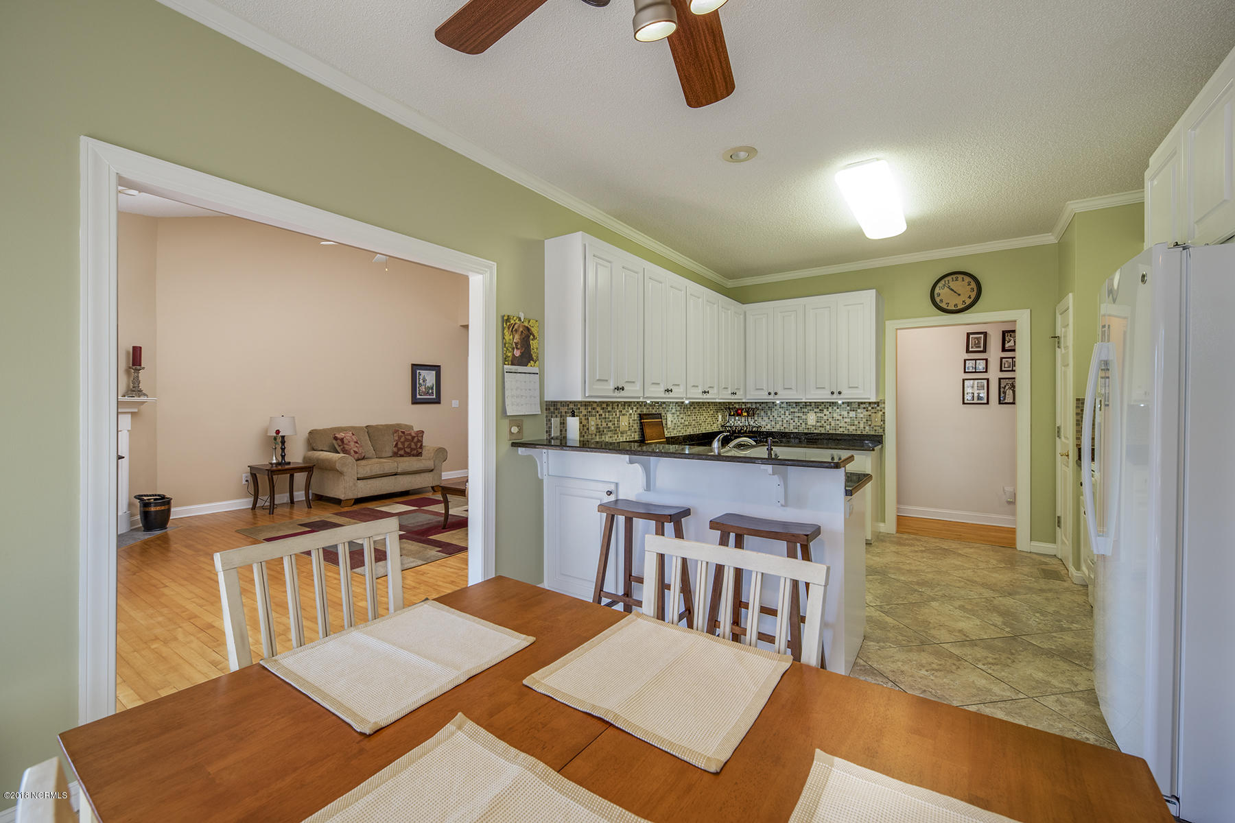 132 Geneva Road New Bern, NC 28562 - Photo 7 of 40 Great Space to Entertain