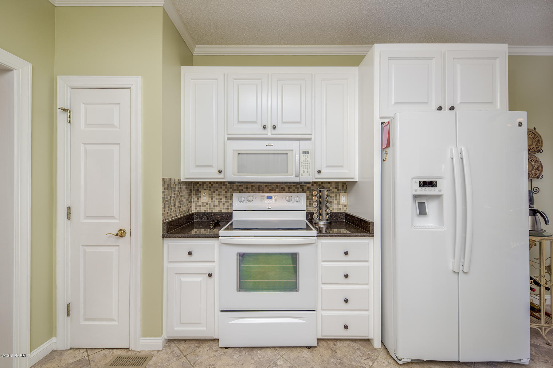 132 Geneva Road New Bern, NC 28562 - Photo 9 of 40 Wonderful Pantry Space