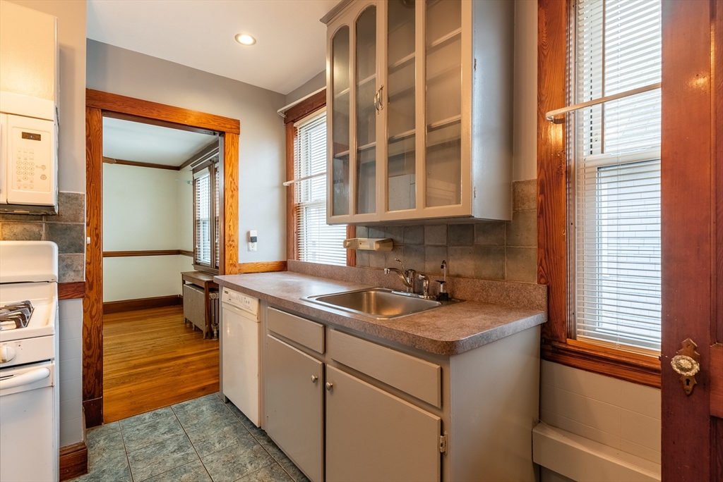 14 Bexley Road, Unit 1 Boston, MA 02131 - Photo 19 of 32 Gallery Image 19