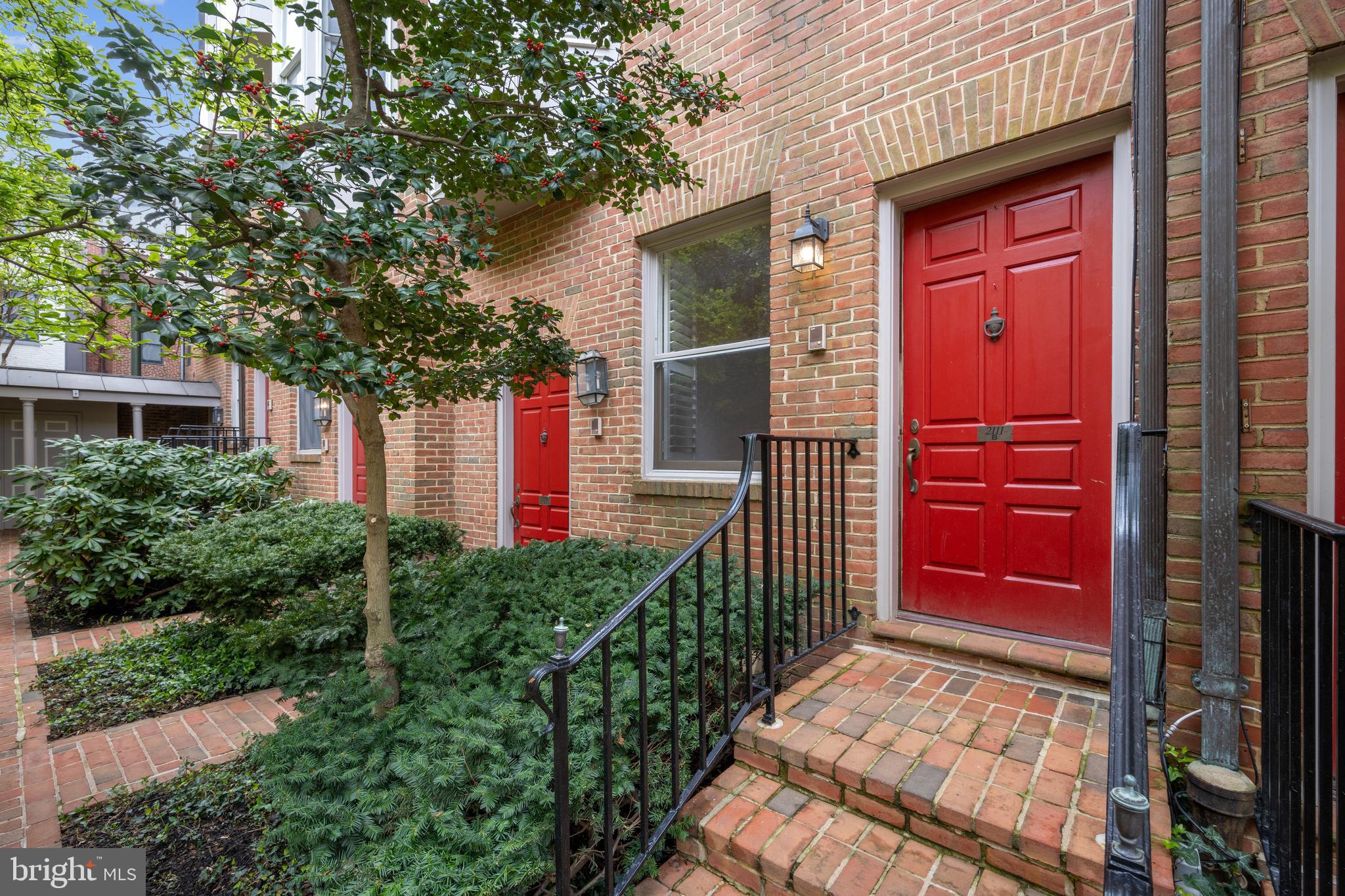 2111 O Street Northwest, Unit B Washington, DC 20037 - Photo 2 of 23