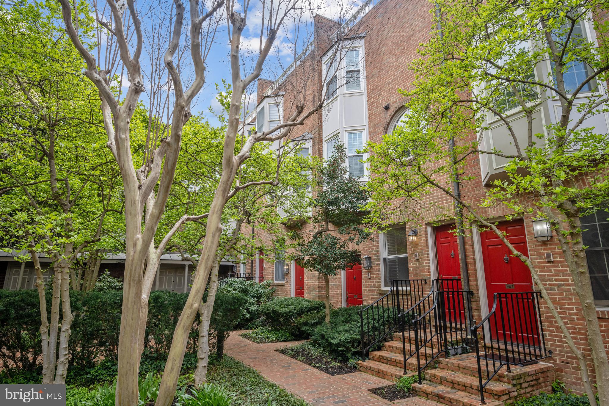 2111 O Street Northwest, Unit B Washington, DC 20037 - Photo 3 of 23