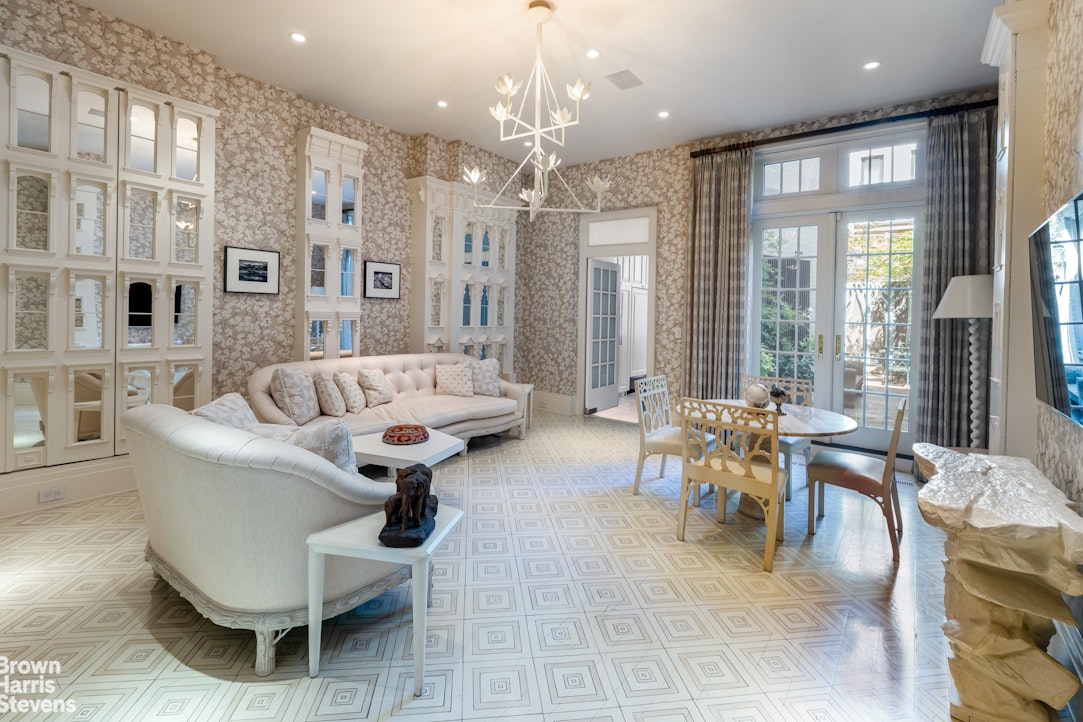 109 East 69th Street Manhattan, NY 10021 - Photo 10 of 12