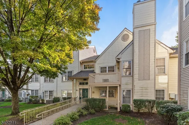 $465,000 | 11 Evergreen Drive, Unit 63, Clifton, NJ 07014