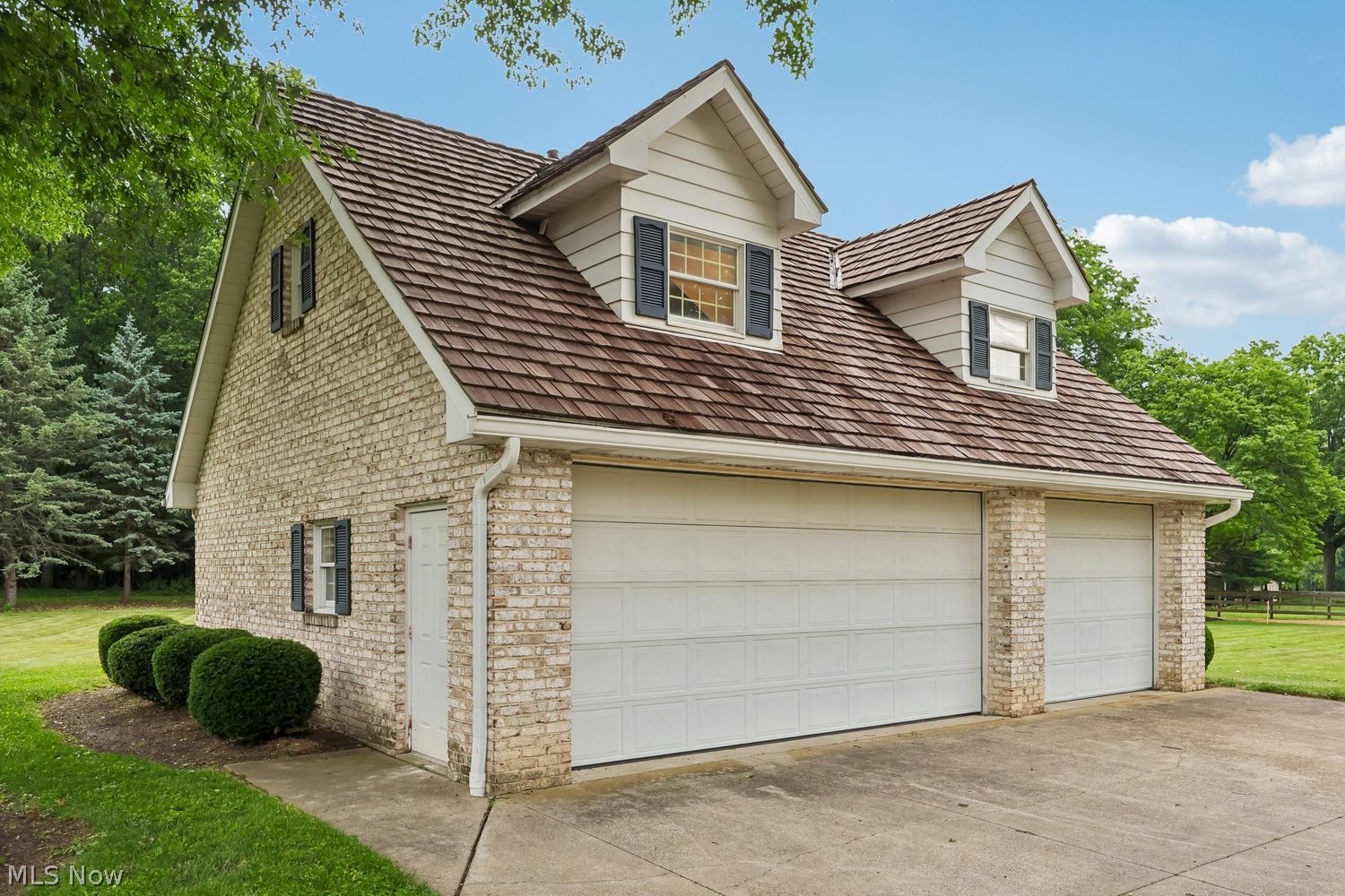 4551 Shaw Road Akron, OH 44333 - Photo 9 of 32