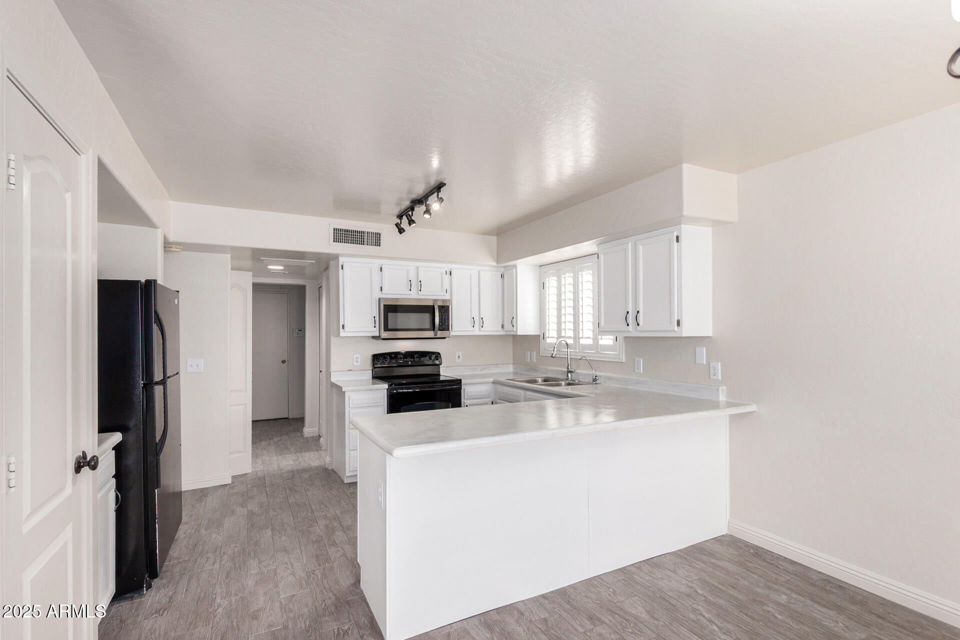 126 South Bay Drive Gilbert, AZ 85233 - Photo 11 of 36 11 - Bay