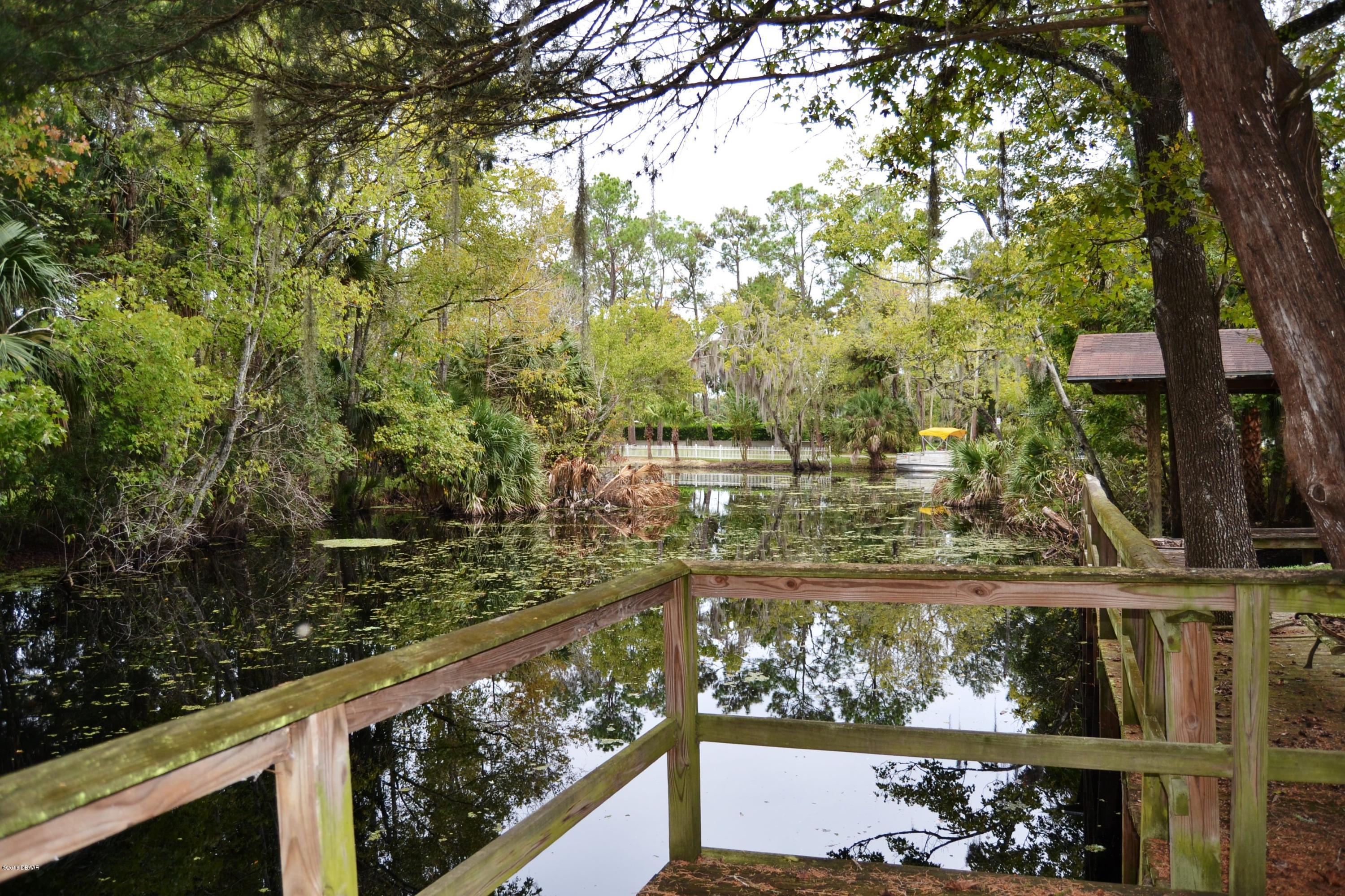 56445 Maple Road Astor, FL 32102 - Photo 4 of 12 DSC_0325