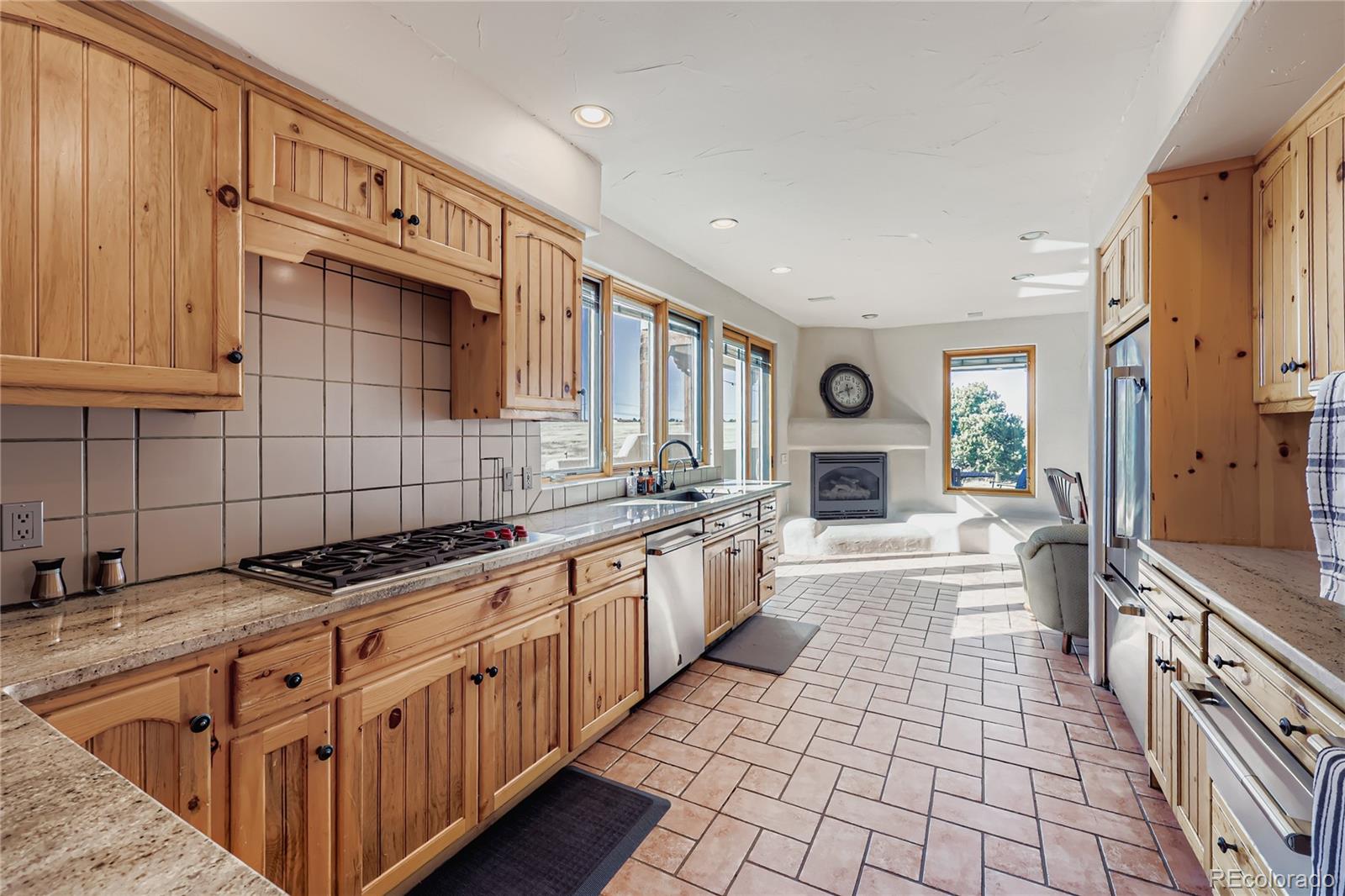1764 Mesa Ridge Lane Castle Rock, CO 80108 - Photo 13 of 34