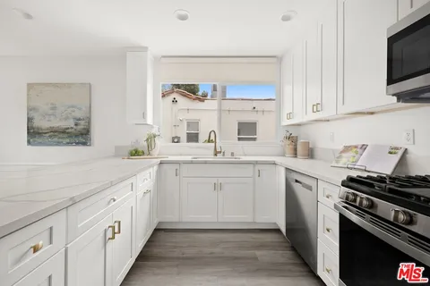 $1,650,000 | 8920 Cadillac Avenue, Los Angeles, CA 90034