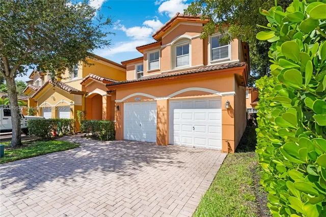 $695,000 | 8450 Northwest 113th Place, Doral, FL 33178