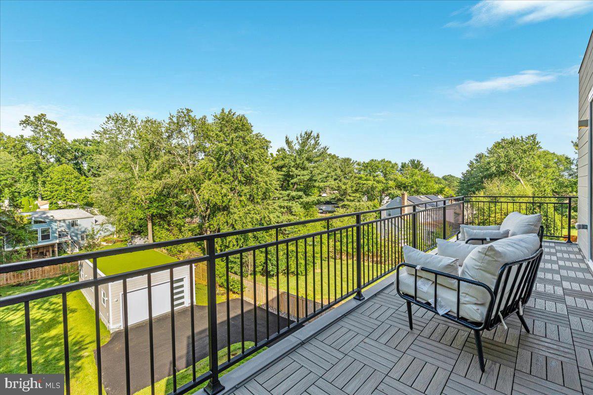 2841 Edgelea Road Vienna, VA 22181 - Photo 45 of 67 Gallery Image 45