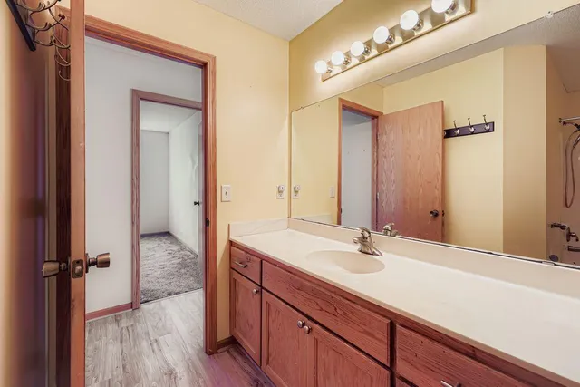 $299,900 | 25659 Forest Blvd Court, Wyoming, MN 55092