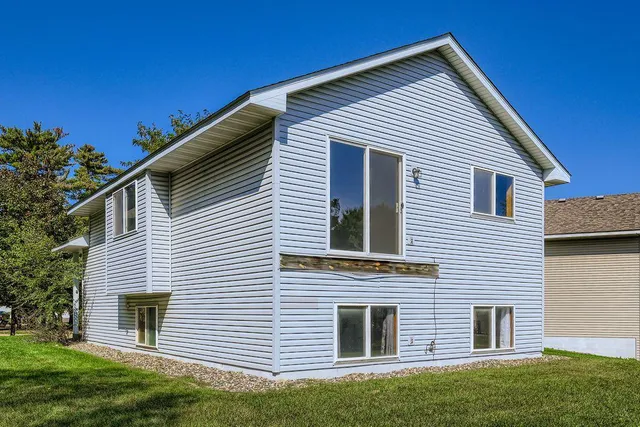 $299,900 | 25659 Forest Blvd Court, Wyoming, MN 55092