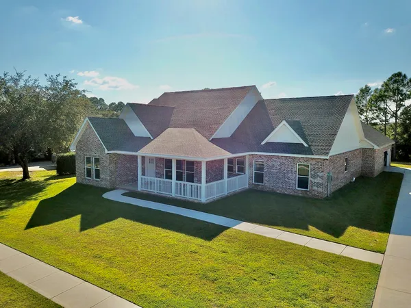 $835,000 | 335 Club House Drive East, Freeport, FL 32439