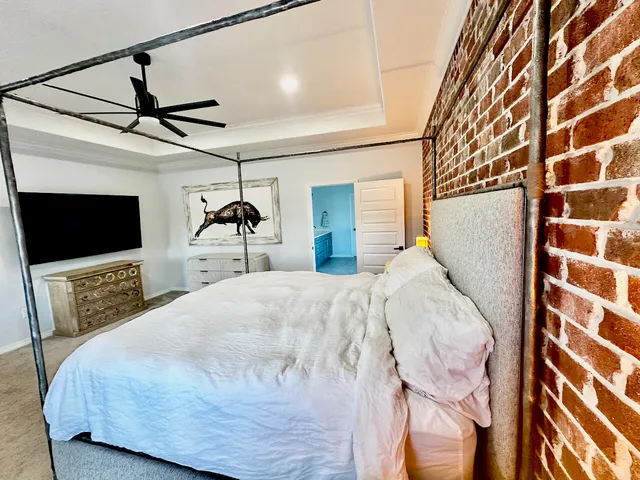 $824,995 | 335 Club House Drive East, Freeport, FL 32439