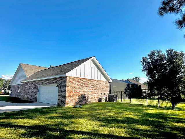 $824,995 | 335 Club House Drive East, Freeport, FL 32439