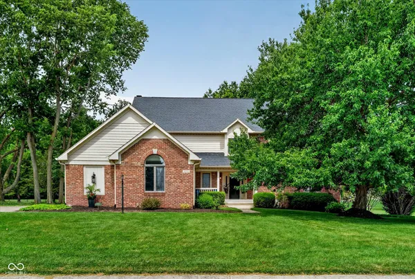 $725,000 | 4574 Bayberry Lane, Zionsville, IN 46077