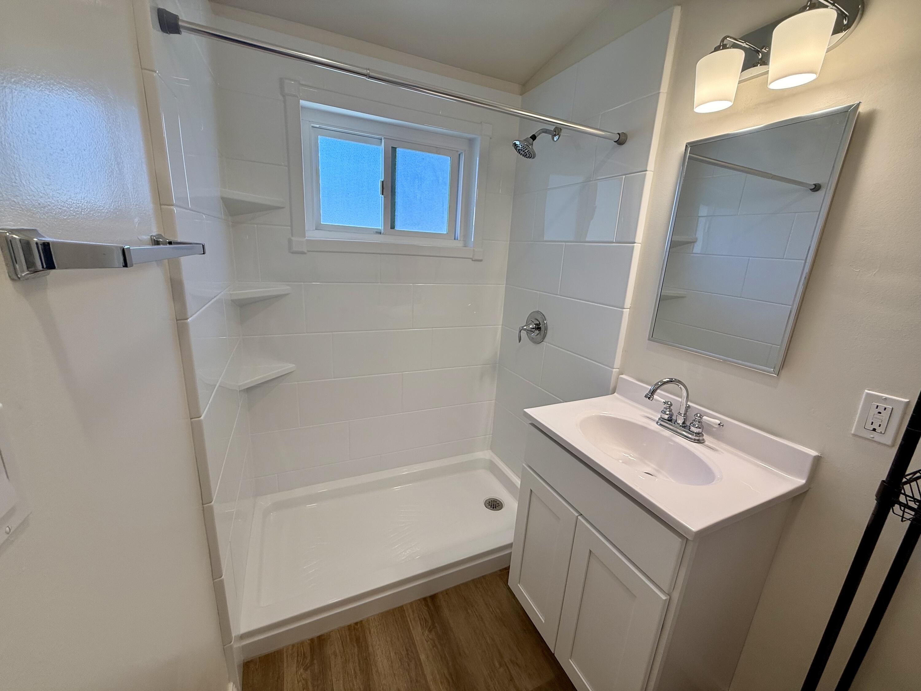 1808 Castillo Street, Unit D Santa Barbara, CA 93101 - Photo 13 of 16 IMG_0327
