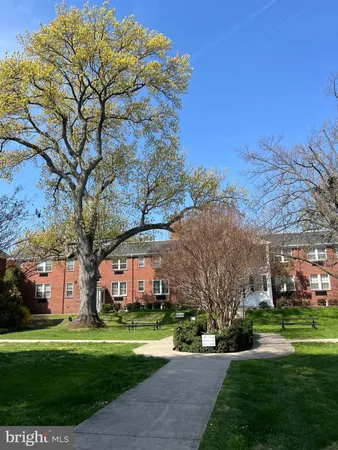 $2,250 | 715 South Washington Street, Unit C32, Alexandria, VA 22314