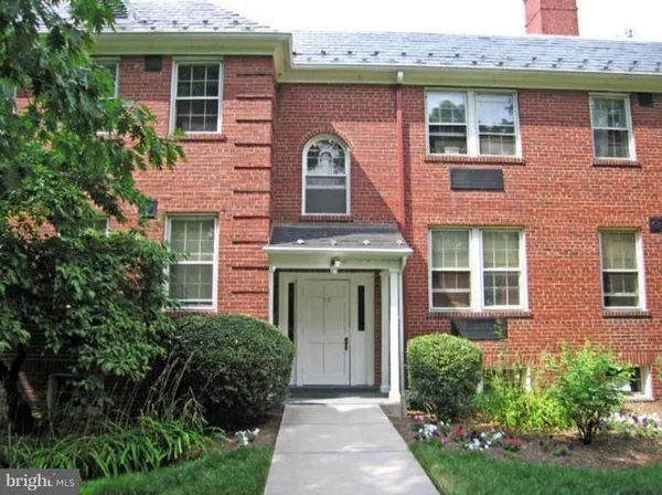 $2,350 | 715 South Washington Street, Unit C32, Alexandria, VA 22314
