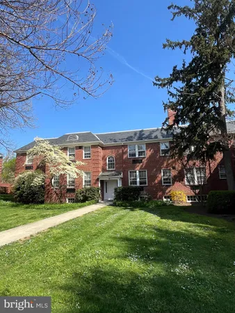 $2,350 | 715 South Washington Street, Unit C32, Alexandria, VA 22314