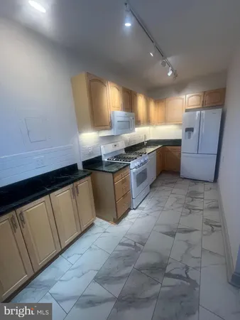 $2,350 | 715 South Washington Street, Unit C32, Alexandria, VA 22314