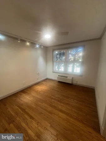 $2,350 | 715 South Washington Street, Unit C32, Alexandria, VA 22314