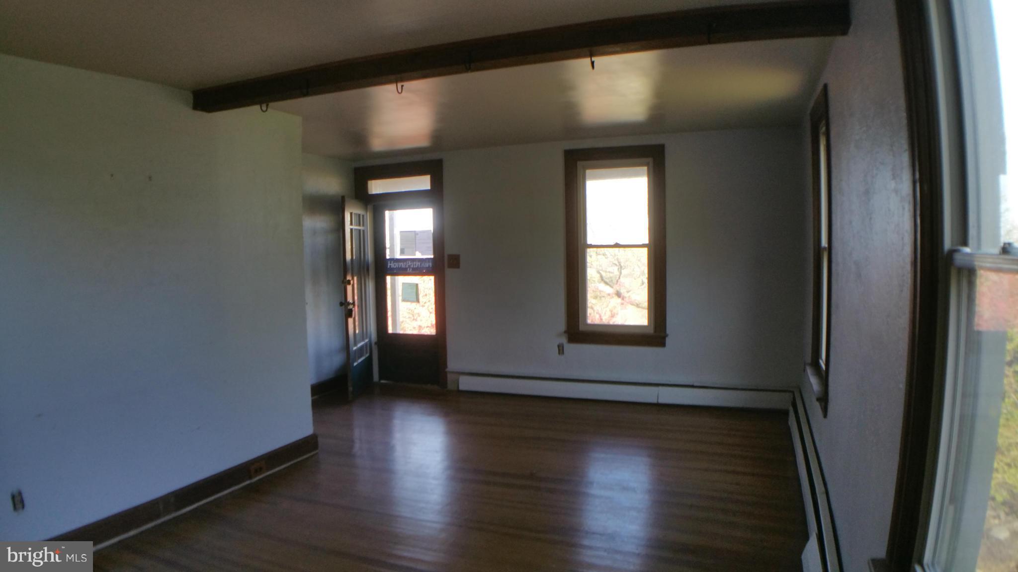 6311 Clevelandtown Road Boonsboro, MD 21713 - Photo 5 of 30 Living Room