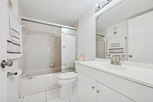 $240,000 | 15450 Pembridge Avenue, Unit 192, Delray Beach, FL 33484