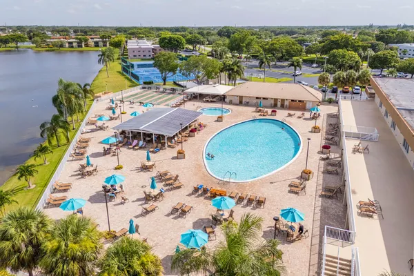 $240,000 | 15450 Pembridge Avenue, Unit 192, Delray Beach, FL 33484