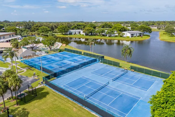 $240,000 | 15450 Pembridge Avenue, Unit 192, Delray Beach, FL 33484