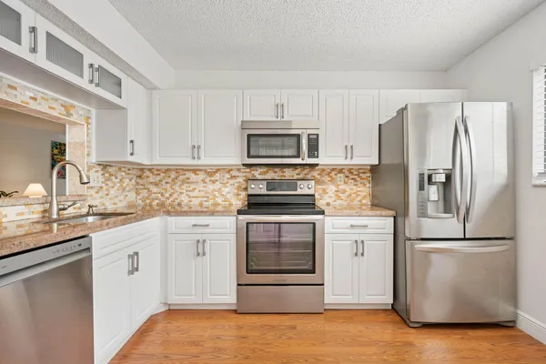 $240,000 | 15450 Pembridge Avenue, Unit 192, Delray Beach, FL 33484