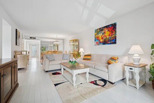 $240,000 | 15450 Pembridge Avenue, Unit 192, Delray Beach, FL 33484