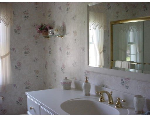 199 Kibbe Road East Longmeadow, MA 01028 - Photo 9 of 9 Gallery Image 9