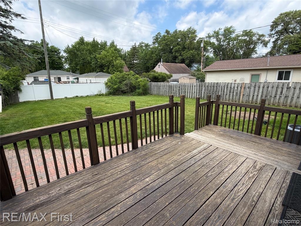 2830 Hessel Avenue Rochester Hills, MI 48307 - Photo 3 of 27
