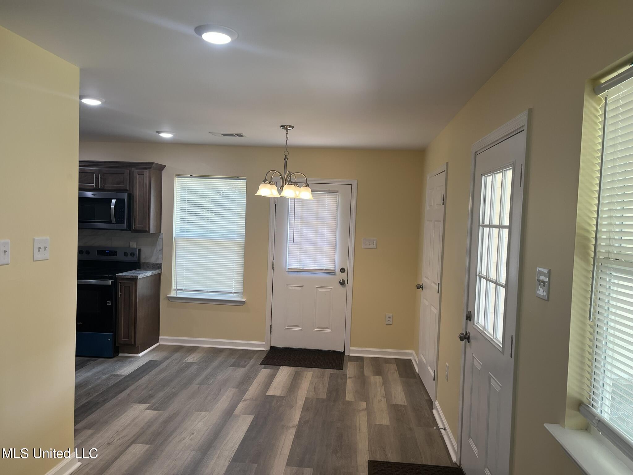 108 Homestead Lane Coldwater, MS 38618 - Photo 3 of 15 IMG_2692