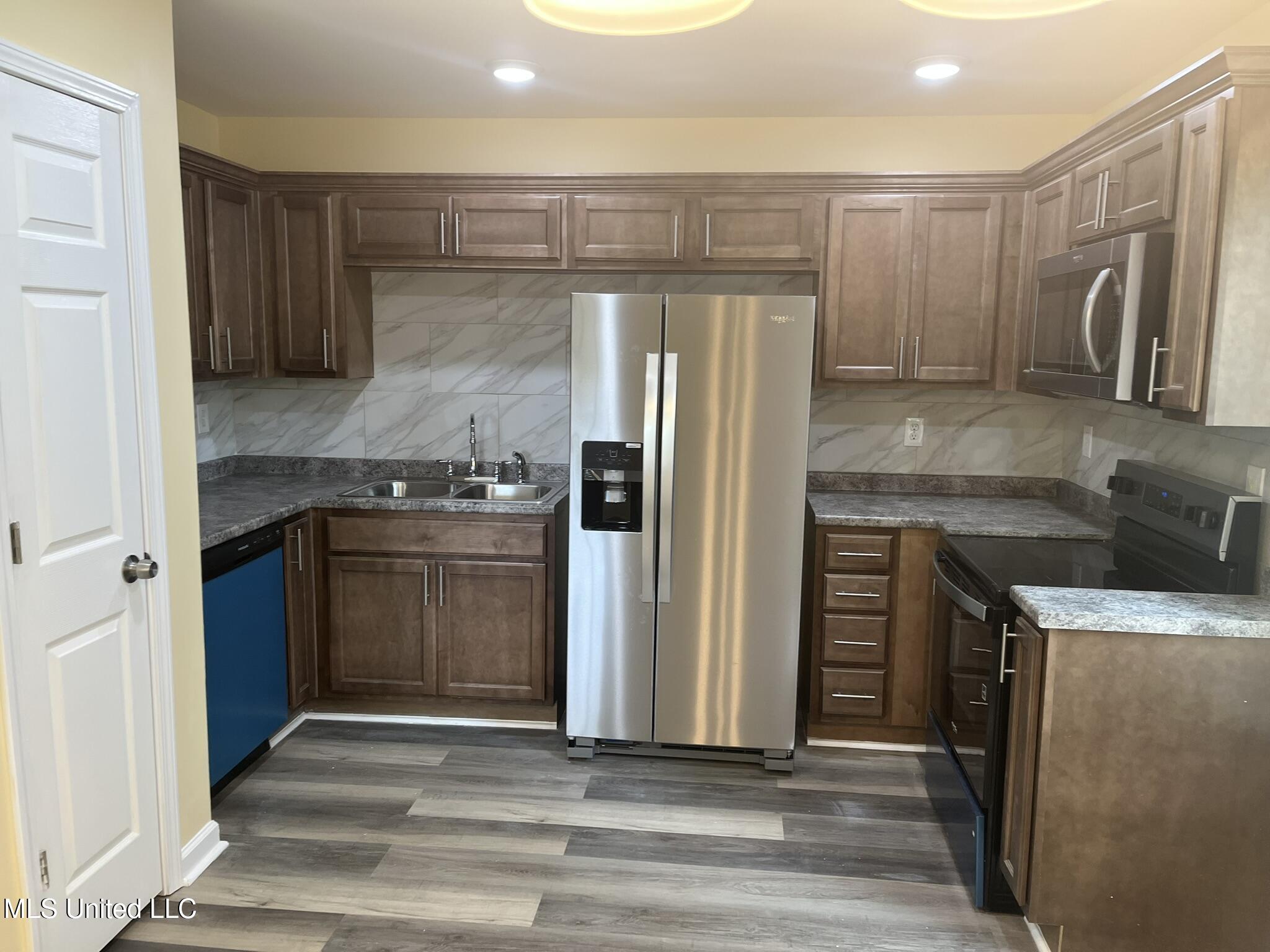 108 Homestead Lane Coldwater, MS 38618 - Photo 5 of 15 IMG_2694