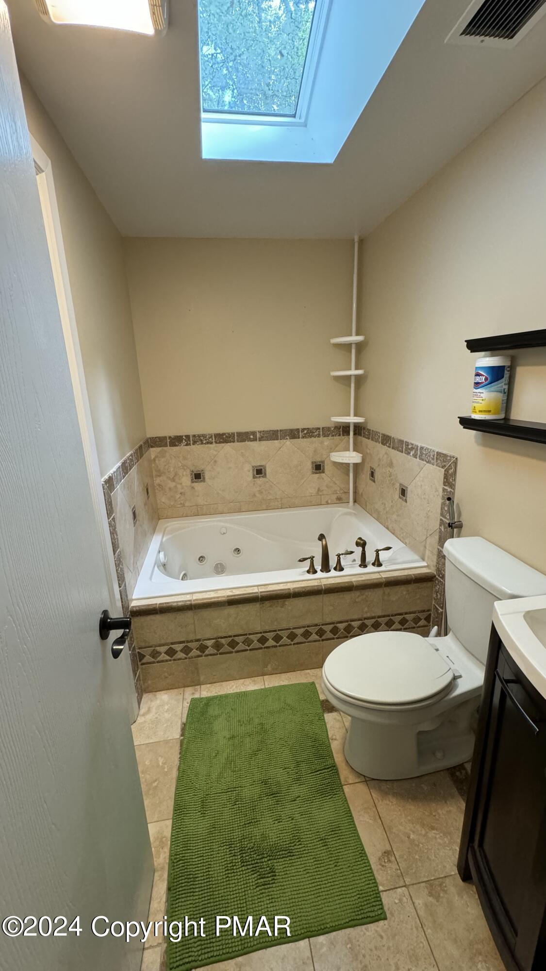 11 Fern Path Road Stroudsburg, PA 18360 - Photo 17 of 29 Primary bath