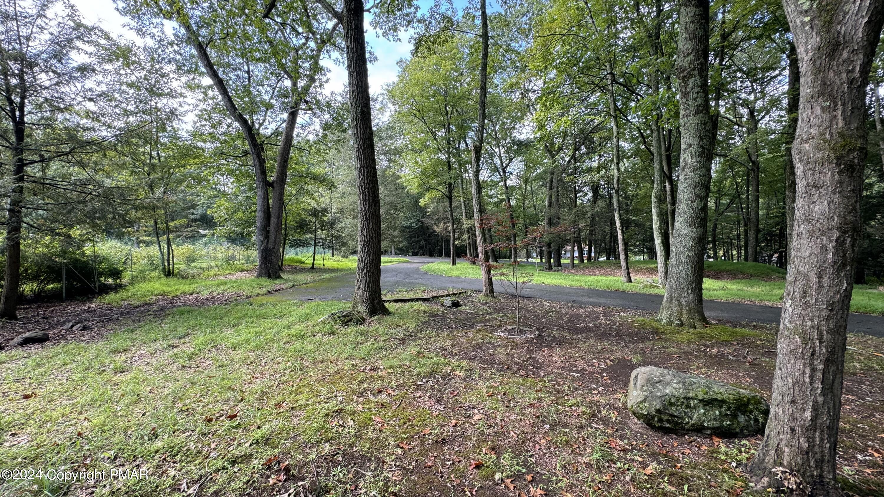 11 Fern Path Road Stroudsburg, PA 18360 - Photo 2 of 29 front yard