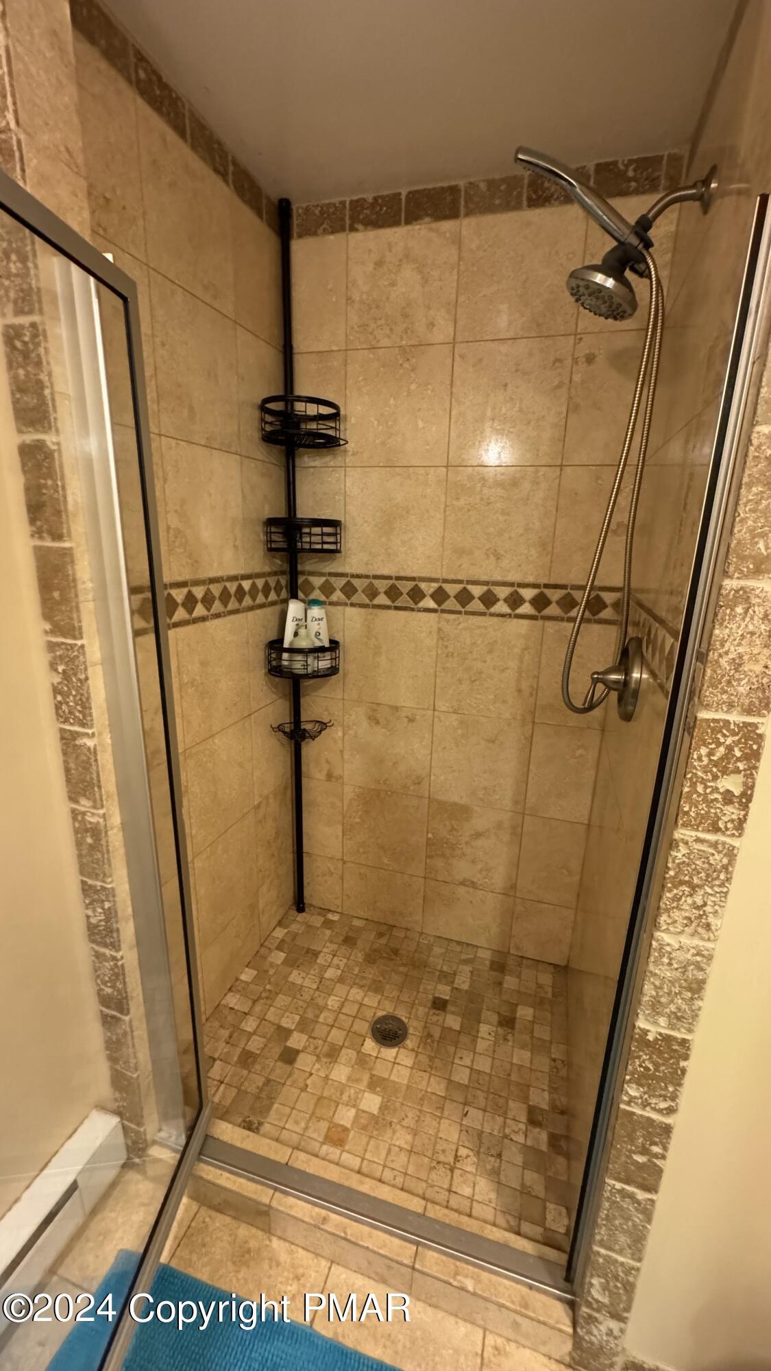 11 Fern Path Road Stroudsburg, PA 18360 - Photo 21 of 29 primary bath
