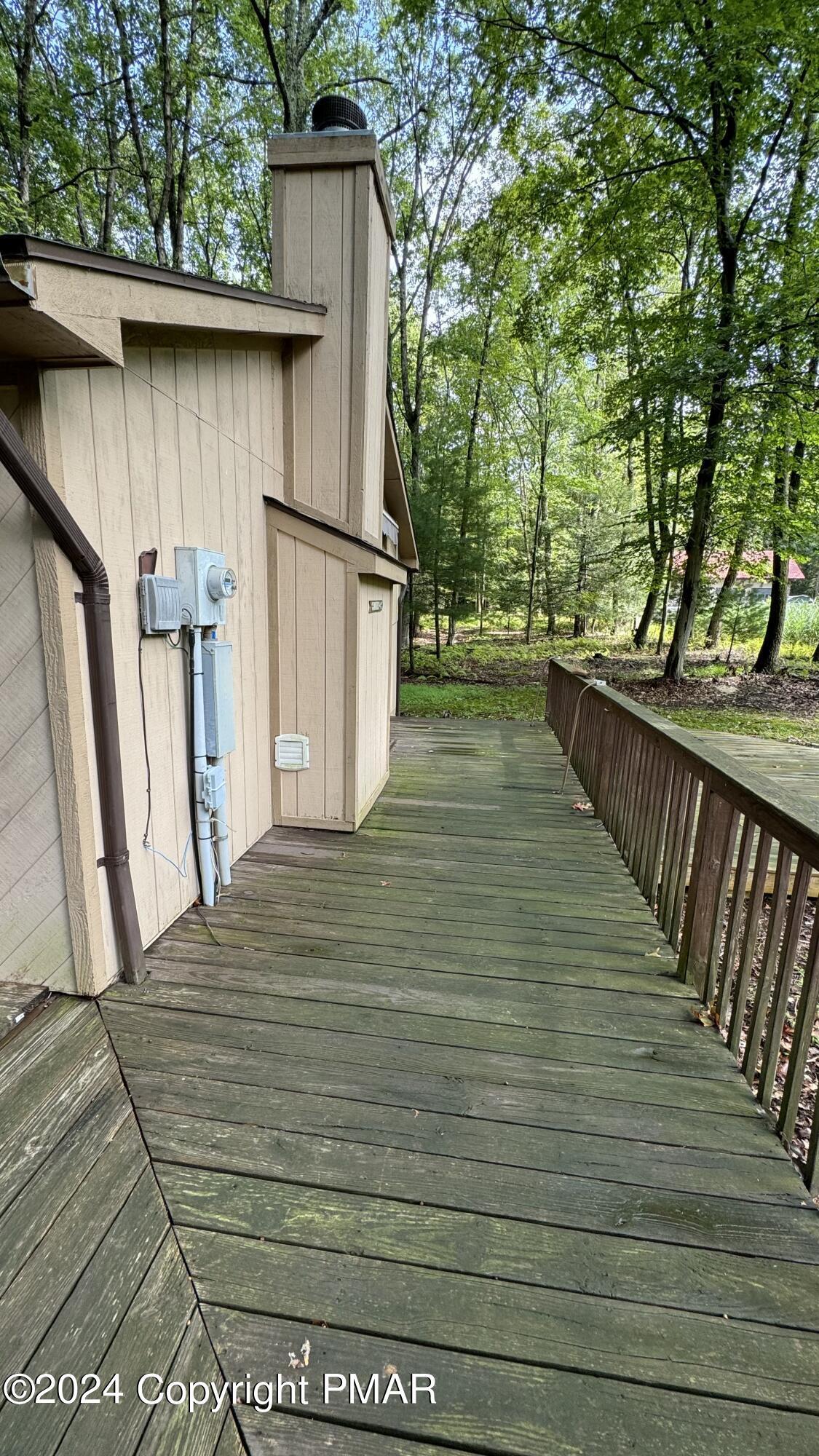 11 Fern Path Road Stroudsburg, PA 18360 - Photo 5 of 29 side deck