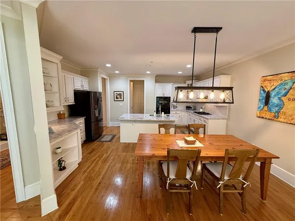 $1,095,000 | 2404 Loxford Lane, Alpharetta, GA 30009