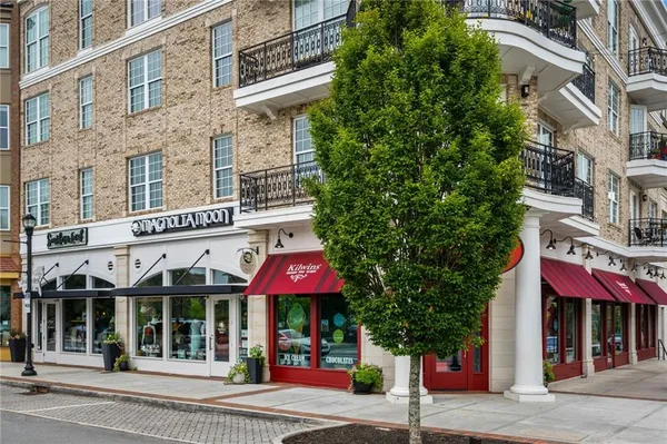 $1,095,000 | 2404 Loxford Lane, Alpharetta, GA 30009