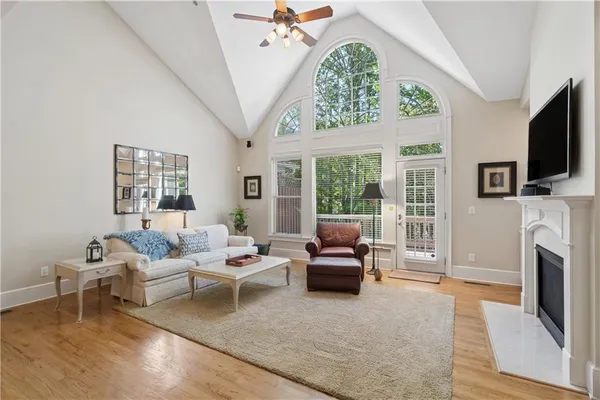 $1,095,000 | 2404 Loxford Lane, Alpharetta, GA 30009