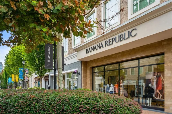 $1,095,000 | 2404 Loxford Lane, Alpharetta, GA 30009