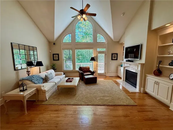 $1,095,000 | 2404 Loxford Lane, Alpharetta, GA 30009
