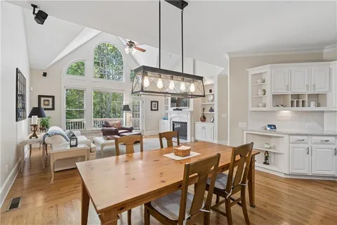 $1,095,000 | 2404 Loxford Lane, Alpharetta, GA 30009