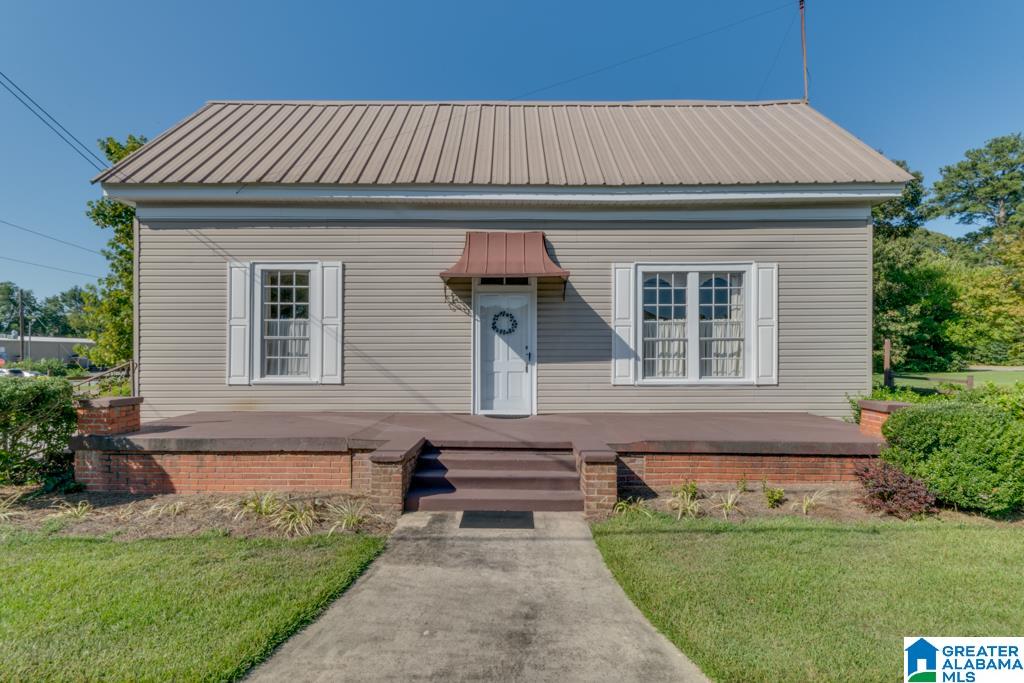 305 8th Street North Clanton, AL 35045 - Photo 1 of 31